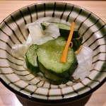 丸萬寿司 - 箸休めの香の物