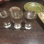 肉そば居酒屋まる文 - 飲み比べセット じょっぱり、出和桜、忘れた