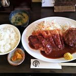 とんかつ ひろ喜 - 特撰ロースカツ定食 ハーフメンチカツ追加