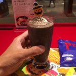 イッピン カフェ - ほうじ茶ラテフロートのサイズの参考までに 2016/10/05