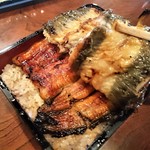 特上うな重　鰻をめくると下にも鰻が・・