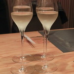 かにじぇんぬ 北新地 - 泡で乾杯