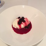 レストラン・モリエール - クレーム　ダンジュ　ハスカップソース添え（お代わり）