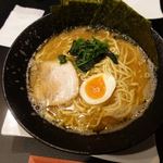 横浜らーめん 源泉 - 醤油豚骨らーめん　680円　＋　海苔トッピング　パーキングで無料　＋　麺大盛り　200円