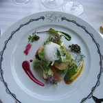 パノラミックレストラン ル・ノルマンディ - 帆立貝と様々な食感に仕上げた40種類の旬野菜　ハーブ、春野菜の菜園風仕立て