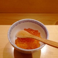 SUSHI TOKYO TEN、 新宿ニュウマン店 - いくら