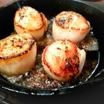 ブレッツカフェクレープリー - ホタテ貝のポワレ、ボルディエ製海藻発酵バター風味