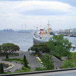 パノラミックレストラン ル・ノルマンディ - 窓からの氷川丸