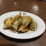 わかたけ中華レストラン - ギョウザ（350円）は、普通とちょっと違います。けど、めちゃめちゃ美味い！