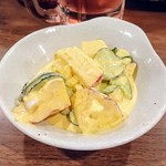 鳥勝 - りんご ゆで玉子サラダ：270円