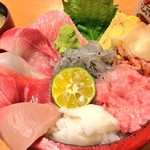 たぬきすし - 季節のいろどり丼 1000円