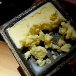 銀座 盡 - 自家製バター、下に溜まったのがホエー