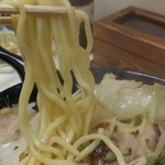 治ちゃんラーメン - チャンポンの麺