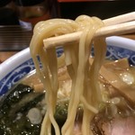 つけ麺　秋山 - 加水高めの中細ストレート麺