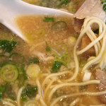 京都銀閣寺 ますたにラーメン - 「チャーシューメン」のスープ