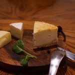 quttro PLUS - ゴルゴンゾーラチーズケーキ