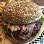 Black Bear Diner - 料理写真:Bob's Big Bear Burger(アップ)♪