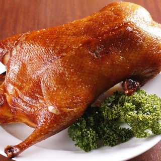 用餐車服務切開的北京烤鴨美味的秘密