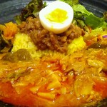 SPICY CURRY 魯珈 - ろかプレート(魯肉飯にサラダ副菜などとあいがけカレーを選択で『ミャンマー風豚と白菜筍アクセント♡』に)
