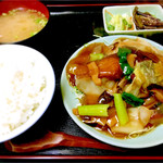 十八番 - ワラサの野菜あんかけ。¥800。