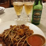 シンガポール海南鶏飯 水道橋店 - チャー・クエ・ティヤオ(甘醤油の焼きそば) 990円