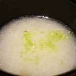 馳走 啐啄一十  - ⑤京かぶら(京都府)の擦り降ろし椀、
      出汁(蔵囲い4年もの利尻昆布)