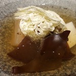 馳走 啐啄一十  - ⑫源助大根(金沢県)、木耳(岡山県)、里芋(愛媛県)、真昆布(北海道)の縦削り
      出汁(鮪節、鰹節、鯖節、あご【飛び魚】、いりこ)