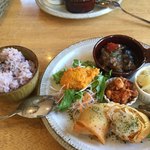 アンルポ - メインとご飯
            スープスプーンは、カレーをすくうのに使います。