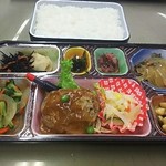 福山まるたま - まるたま弁当410円 煮込みハンバーグと鯖の甘酢あんかけ(2017.11.13)