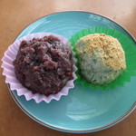 すしとおはぎの駅長さん - 料理写真:おはぎは、2種類。　1個 120円　(2017.11)
