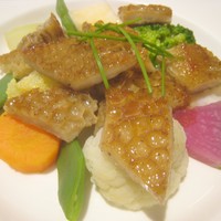 レストラン アラジン - トリップのムニエルと茹野菜　ローズマリー風味ソース