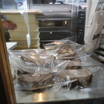 ブーランジェリー ヌフ - 工房の様子