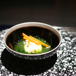 エクアトゥール - 百合根ペーストの団子　青のりのソースと唐墨