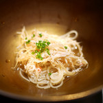 エクアトゥール - フカヒレと蟹のほぐし身　カッペリーニ