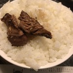 焼肉しん - カルビ丼 飯中盛り、ハラミ