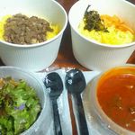 SPICY CURRY 魯珈 - テイクアウトしたお弁当(㊧魯肉飯､㊨ラムカレー)