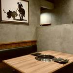 YAKINIKU A FIVE 徳 - 段上げテーブル席