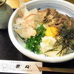 手造りうどん 楽々 - 和牛肉ぶっかけ（980円）