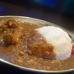 カレー&バー 絆家 - 絆屋カレー(チキン 手羽元×2) 700円