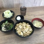 伝説のすた丼屋 - 