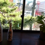 レストラン酢重正之 - 松   が 素敵❣️    軽井沢の街も  みえます〜♪♪♪
道路向こうは   酢重ギャラリー  です