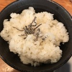 博多ラーメン清水屋 - 塩コンブお好みでどうぞ！と勧められて。