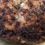 津の田ミート - ハンバーグの肉汁
