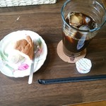 Usagi To Neko - レモンのシフォンケーキ、アイスコーヒー