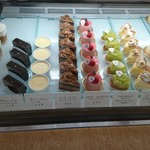 patisserie remplir - クリームブリュレとサバランとシャインマスカットをセレクト