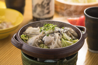 h Shingi Tai Urufu - 牡蠣の塩麹陶板焼き