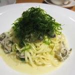 コマゾウ グリル - 広島産カキと青のりのクリームパスタ