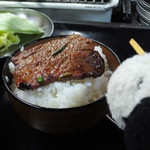 空 - ライスも注文したよ。
      
      ちびつぬ「ちびつぬはお肉をご飯にのっけて食べたかったの～♪」