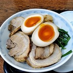 横浜とんとん - チャーシュー丼味玉トッピング