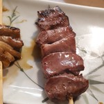 もつ焼き ウッチャン 新宿思い出横丁 - ハツ１８０円